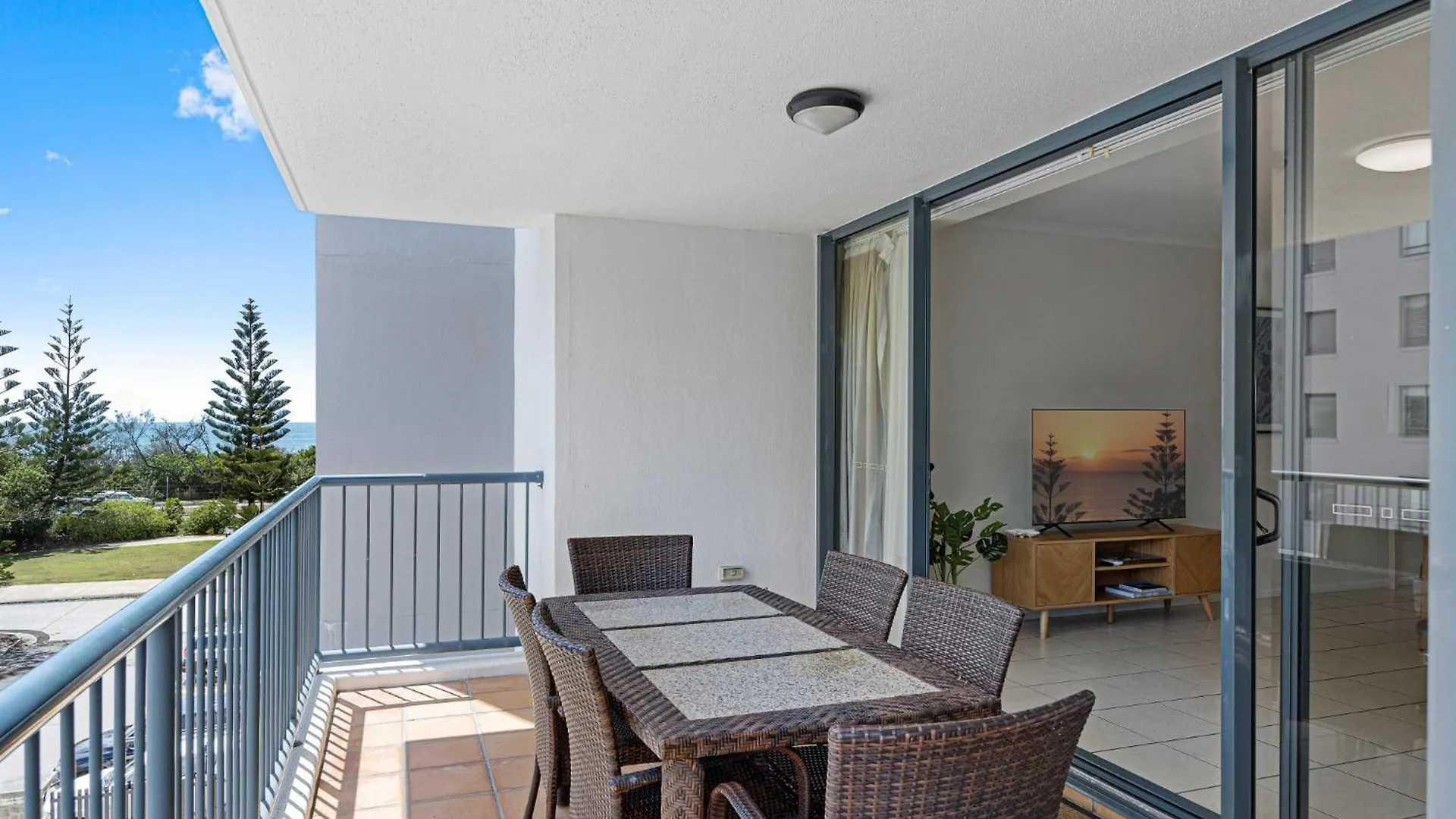 Beachside 2-Bed With Pools Gym Bbq And Parkingの連絡先